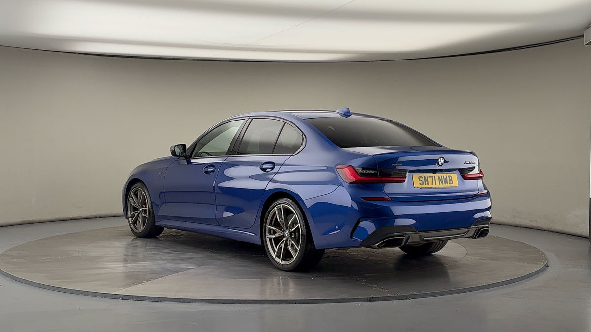 BMW 3 Series Image 2