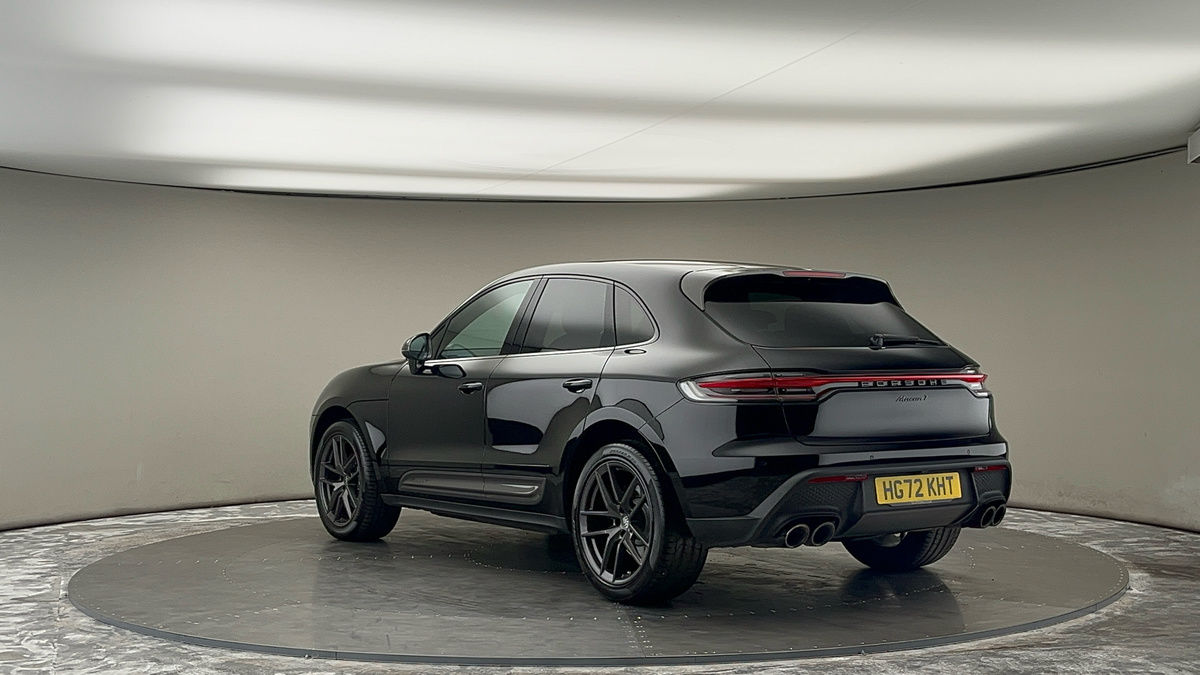 Porsche Macan Image 2
