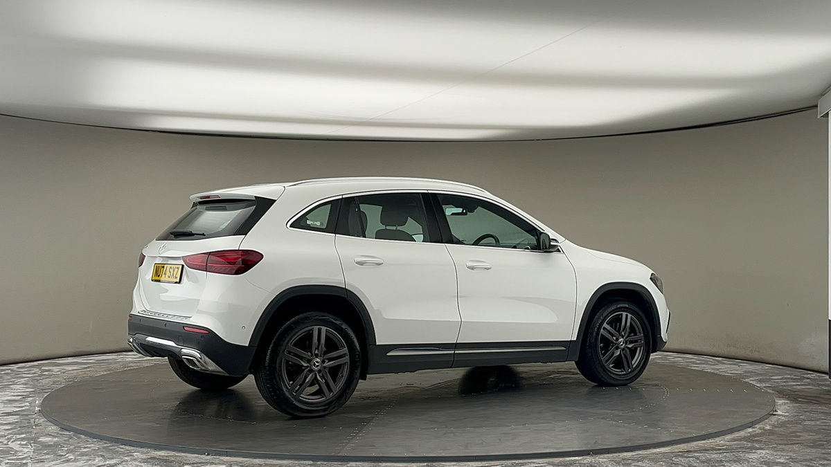 More views of Mercedes-Benz GLA