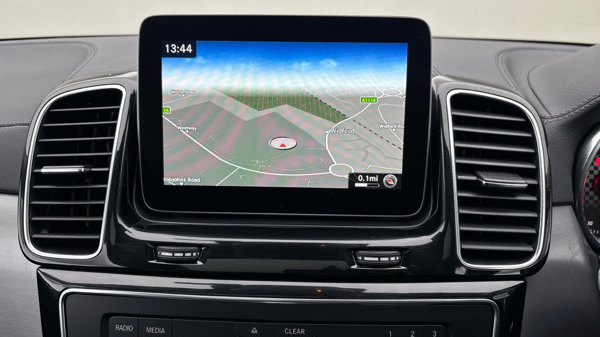 Mercedes-Benz GLE Image 17