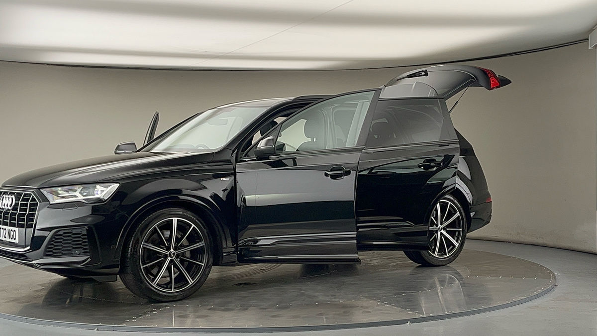 More views of Audi Q7