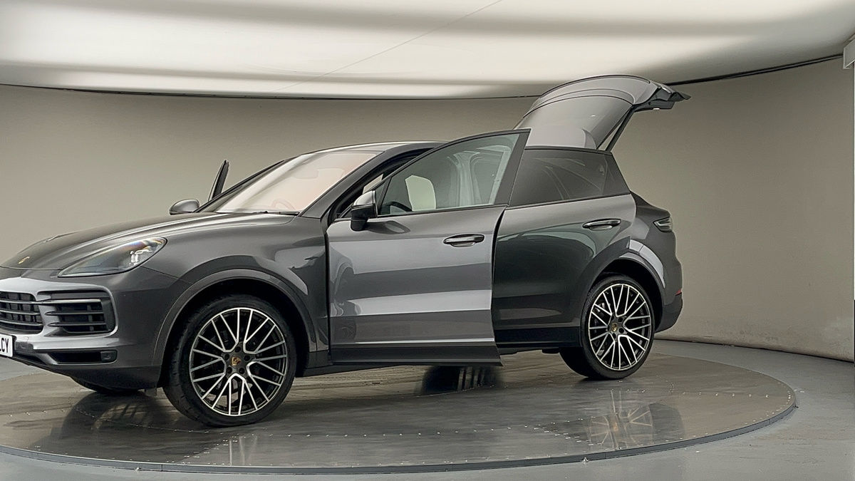 More views of Porsche Cayenne