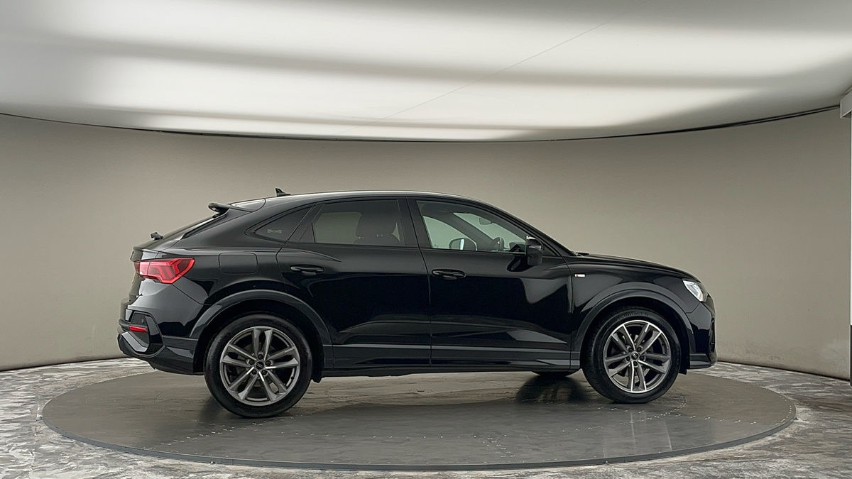 More views of Audi Q3