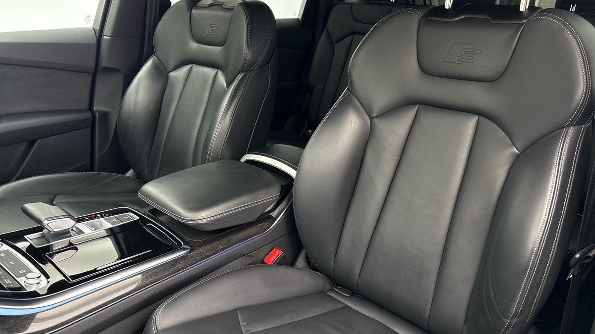 Audi Q7 Image 7