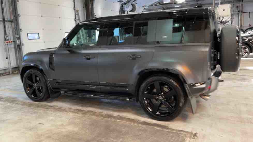 More views of Land Rover Defender 110