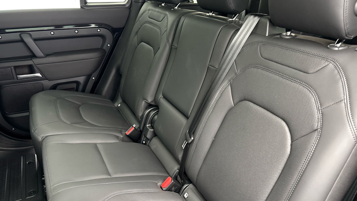 Land Rover Defender 110 Urban Image 8