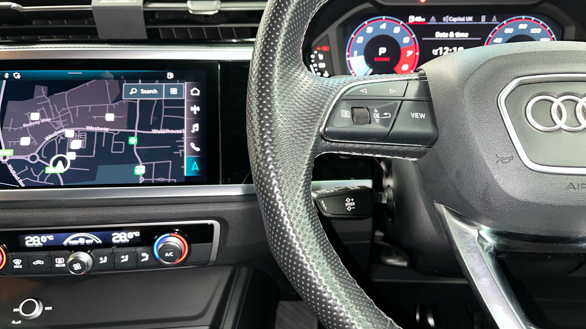 Audi Q3 Image 13