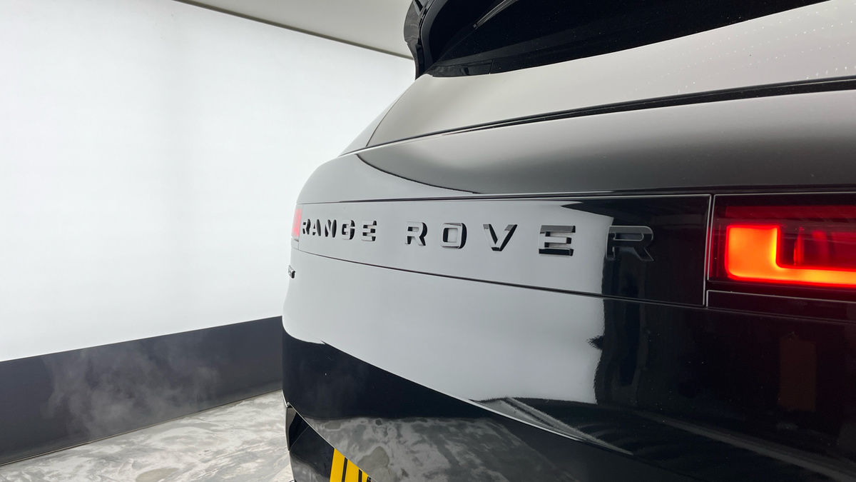 Land Rover Range Rover Sport Image 24