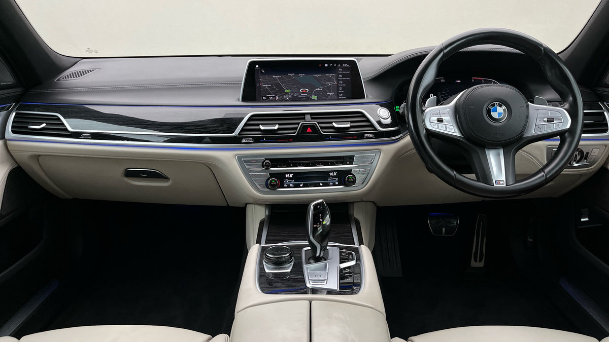 BMW 7 Series Image 12
