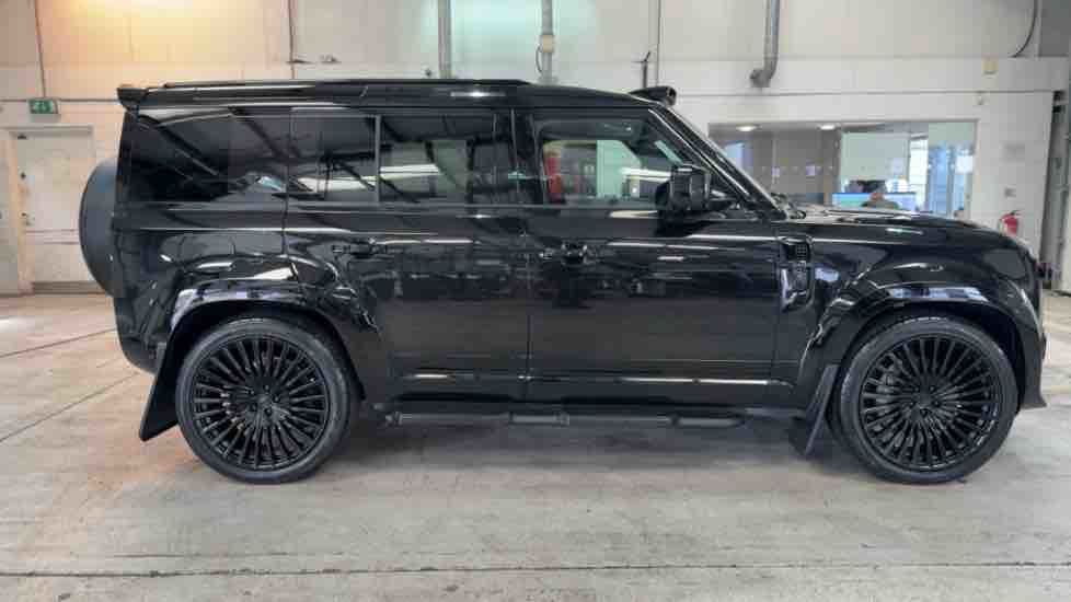 More views of Land Rover Defender 110