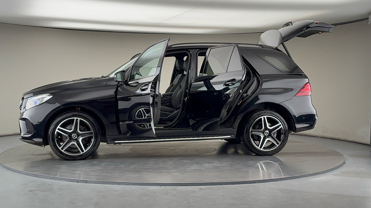More views of Mercedes-Benz GLE