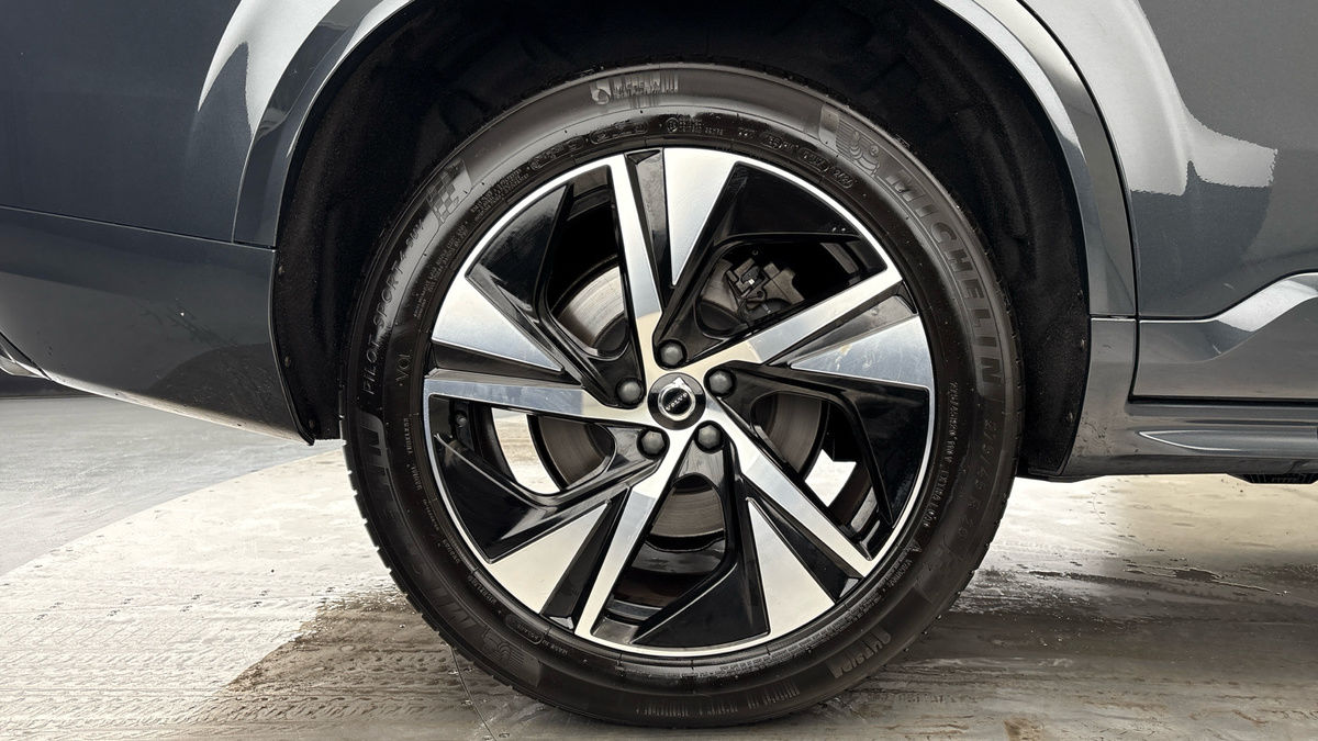 Volvo XC90 Image 10