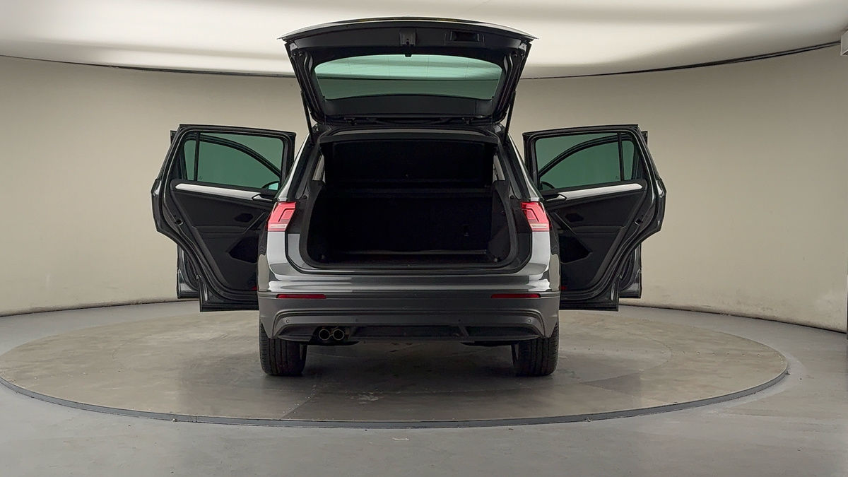 More views of Volkswagen Tiguan
