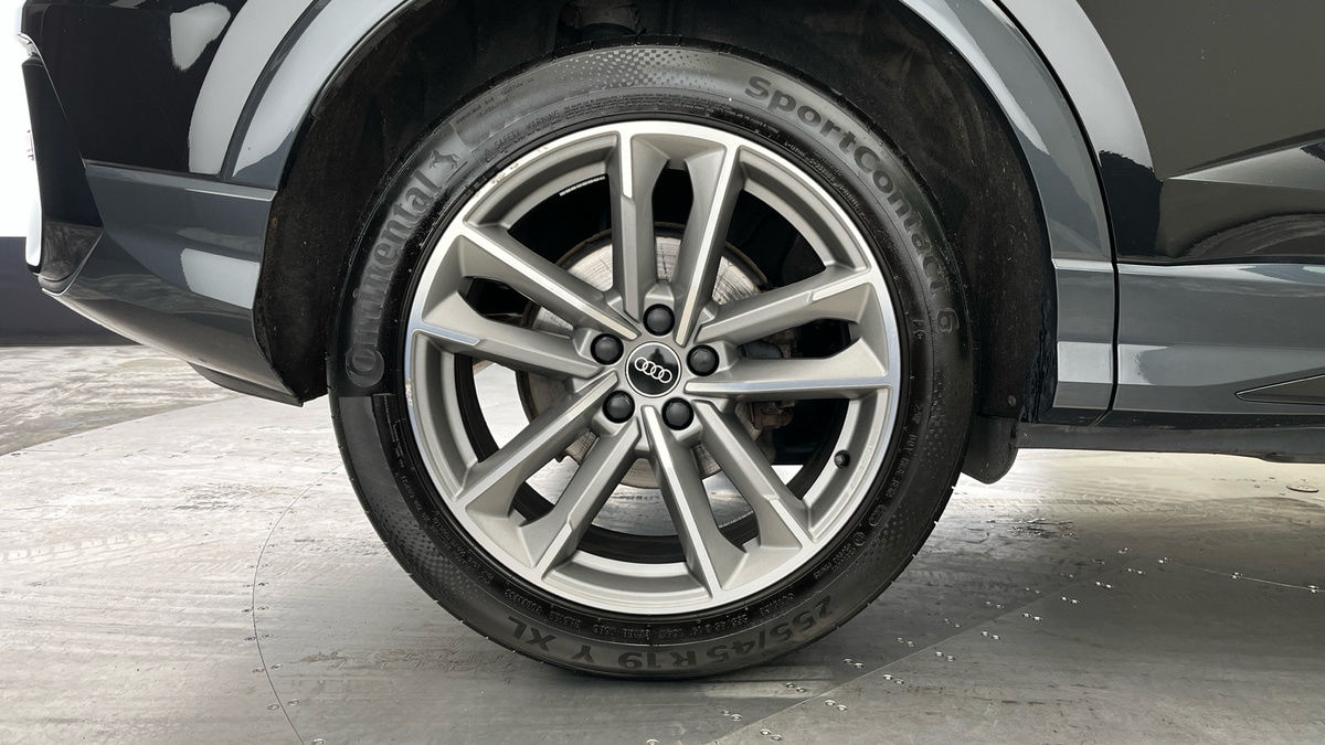 Audi Q3 Image 10