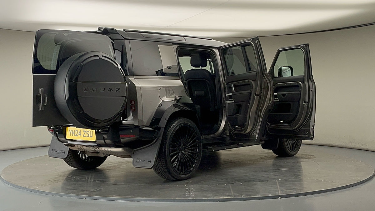 More views of Land Rover Defender 110