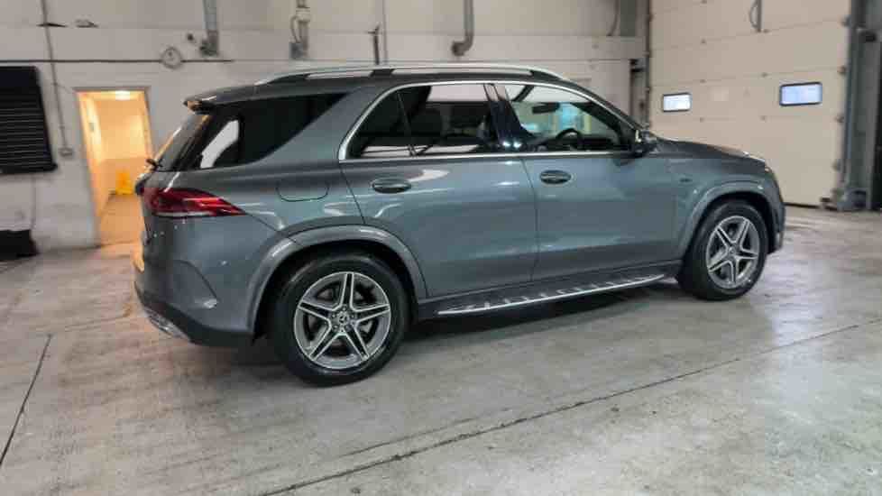 More views of Mercedes-Benz GLE