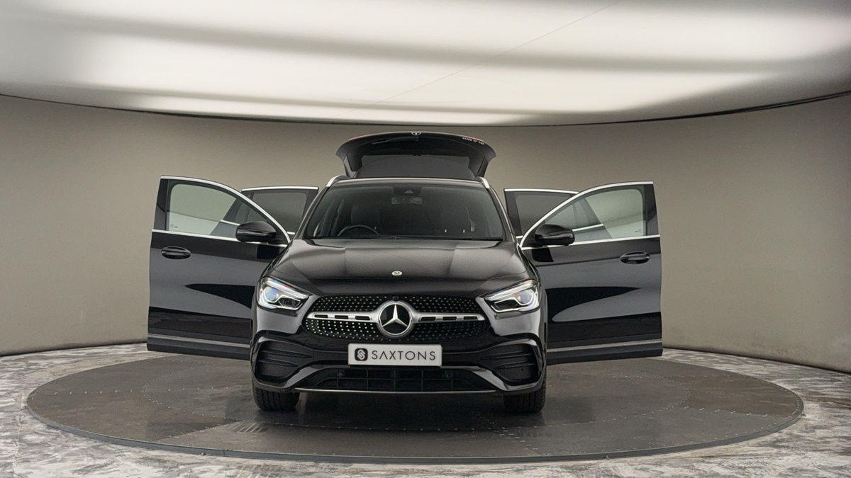 More views of Mercedes-Benz GLA