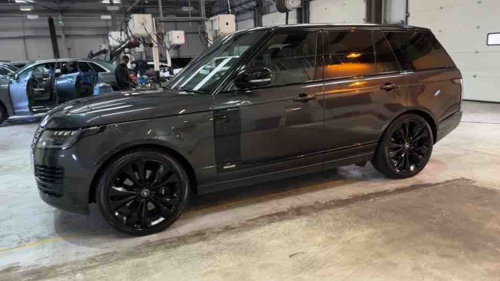 More views of Land Rover Range Rover