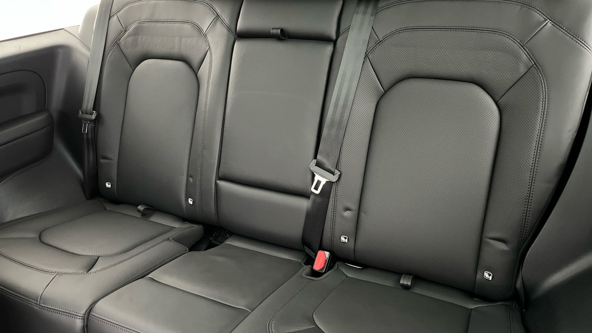 Land Rover Defender 90 Image 8