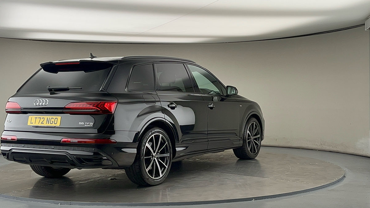 More views of Audi Q7