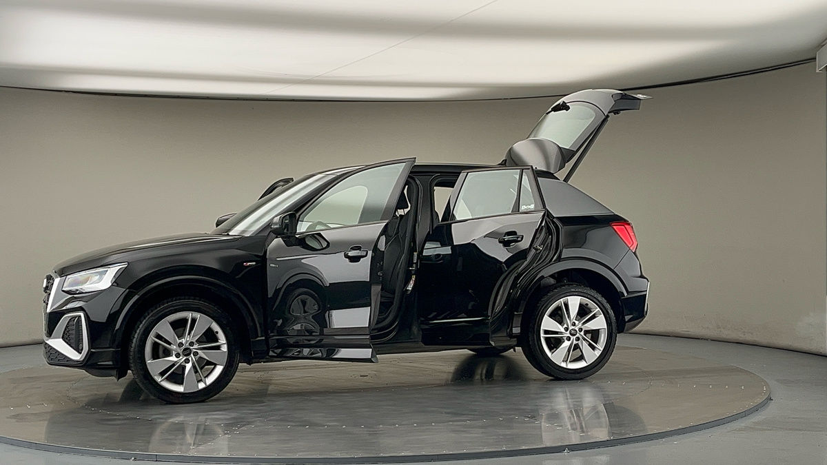 More views of Audi Q2