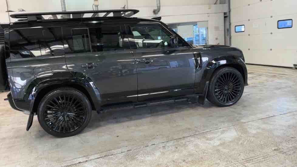 More views of Land Rover Defender 110