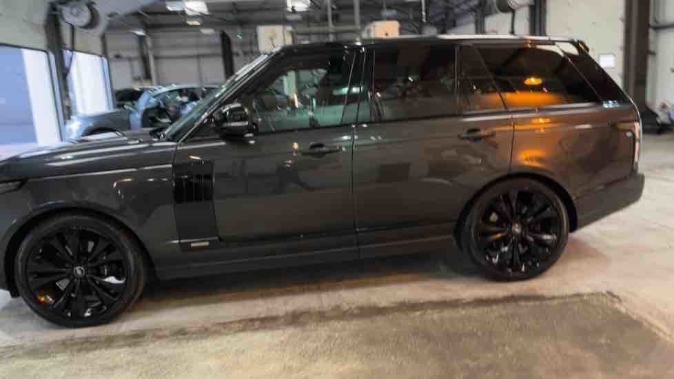 More views of Land Rover Range Rover