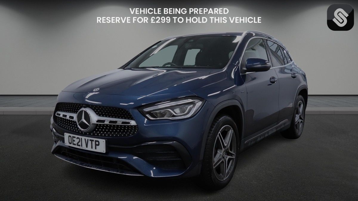 Mercedes-Benz GLA Image 2