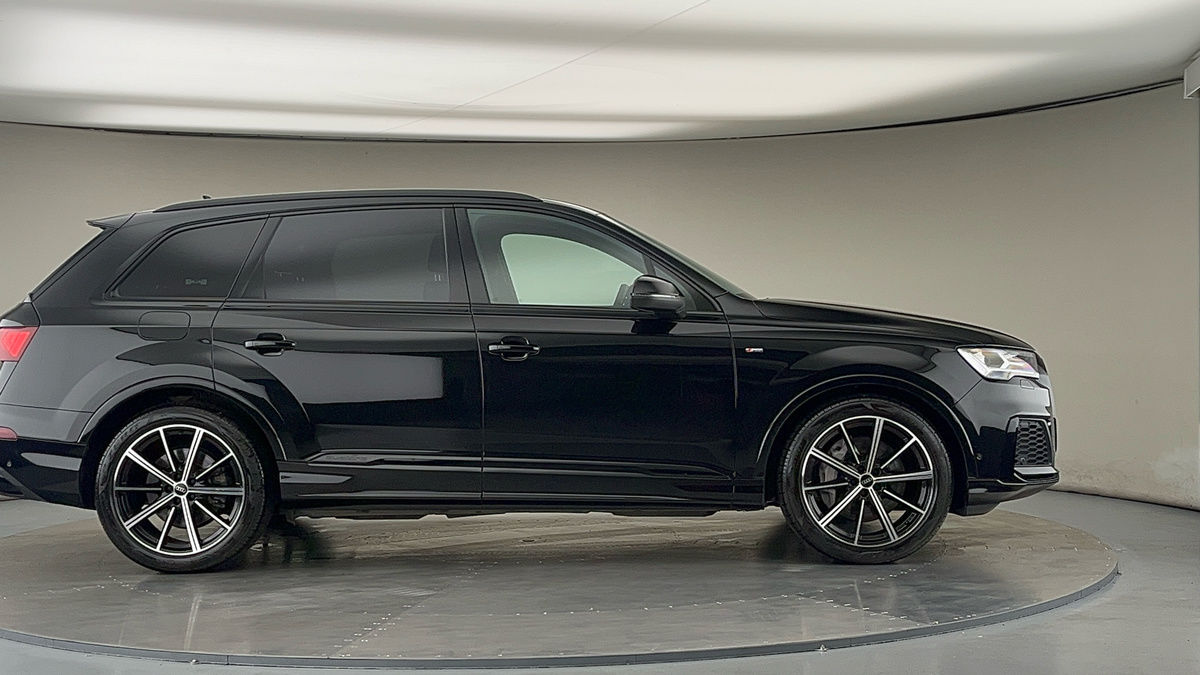 More views of Audi Q7