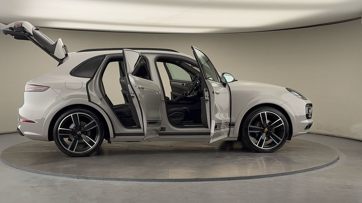 More views of Porsche Cayenne