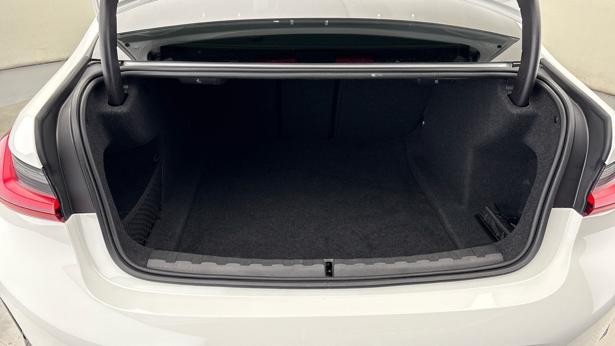 BMW 3 Series Image 11