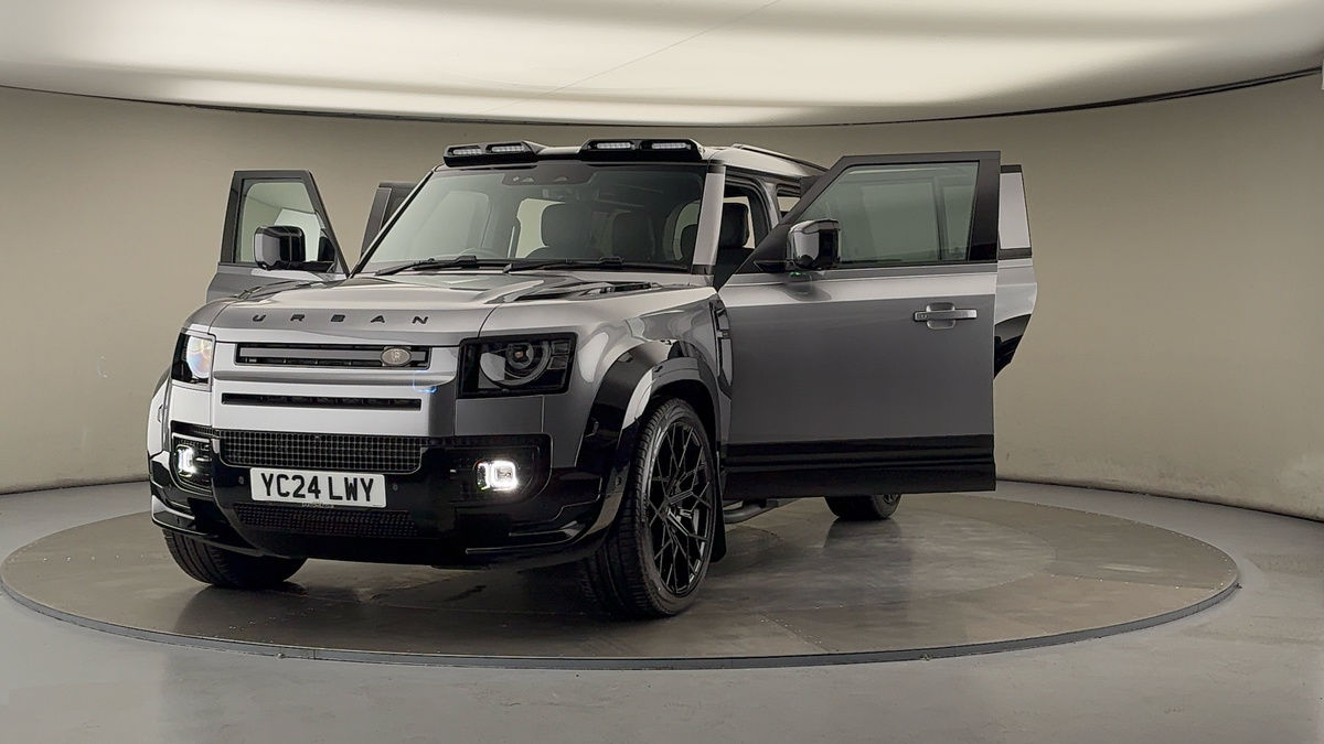 More views of Land Rover Defender 110
