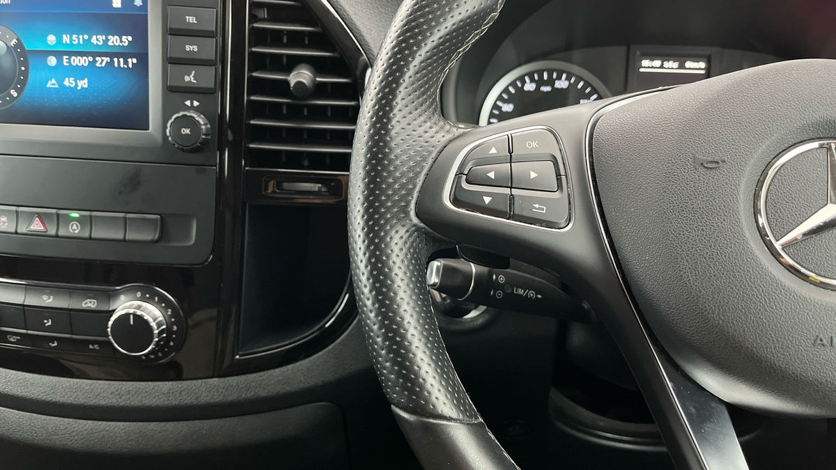 Mercedes-Benz Vito Image 13