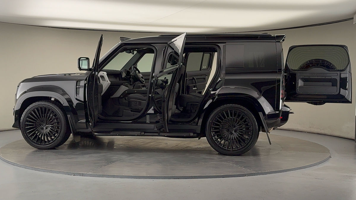 More views of Land Rover Defender 110