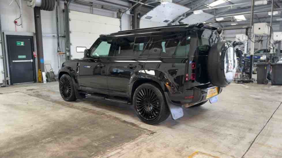 More views of Land Rover Defender 110