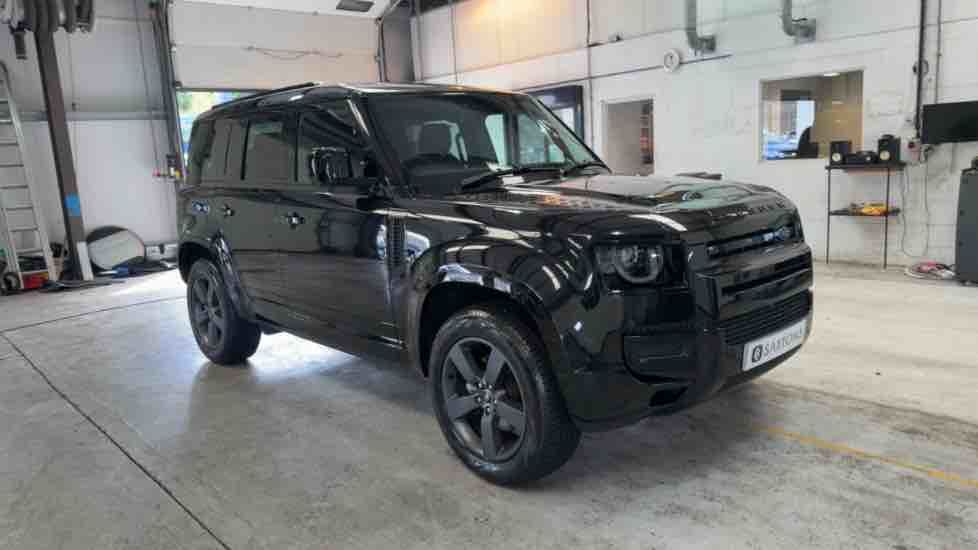 More views of Land Rover Defender 110