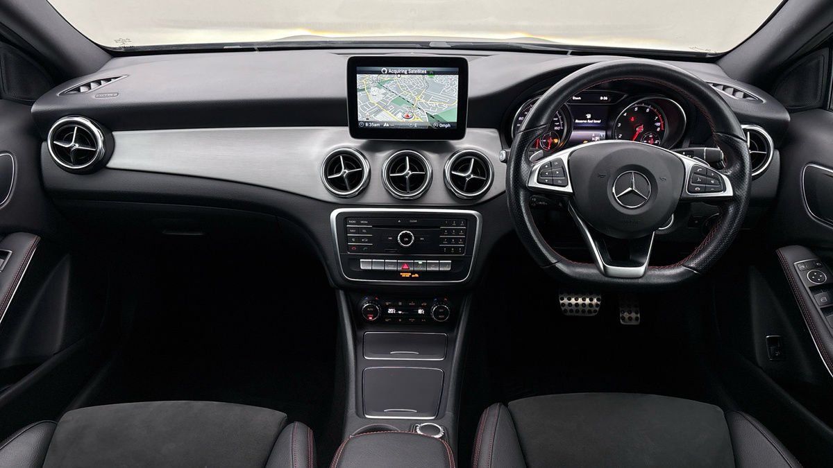 More views of Mercedes-Benz GLA
