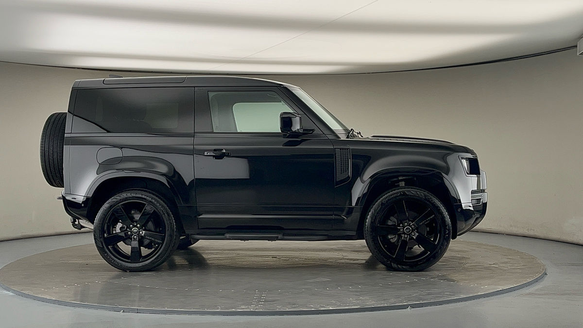 More views of Land Rover Defender 90