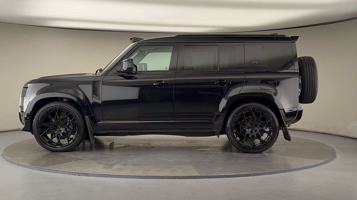 Land Rover Defender 110 Urban Image 15