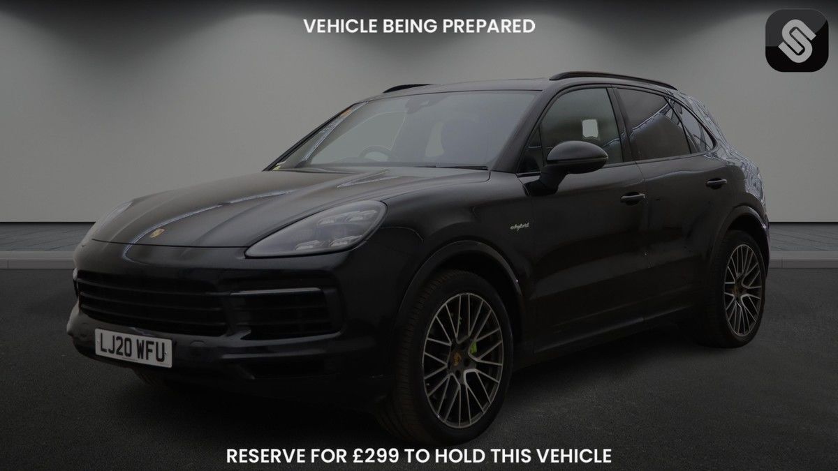 Porsche Cayenne Image 2