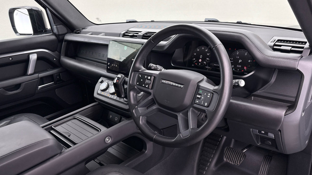 Land Rover Defender 110 Urban Image 5