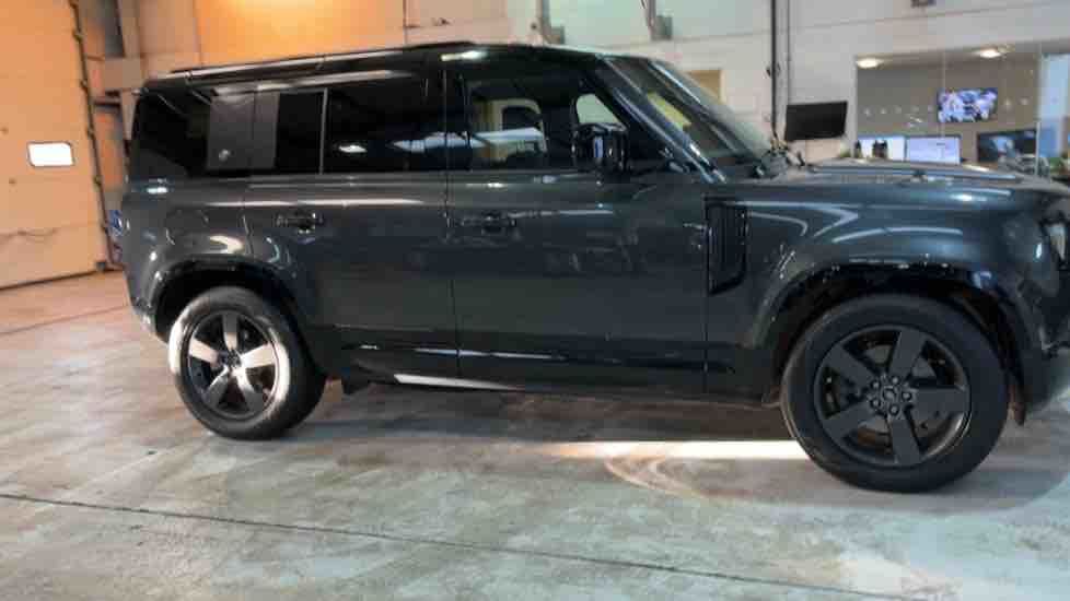 More views of Land Rover Defender 110