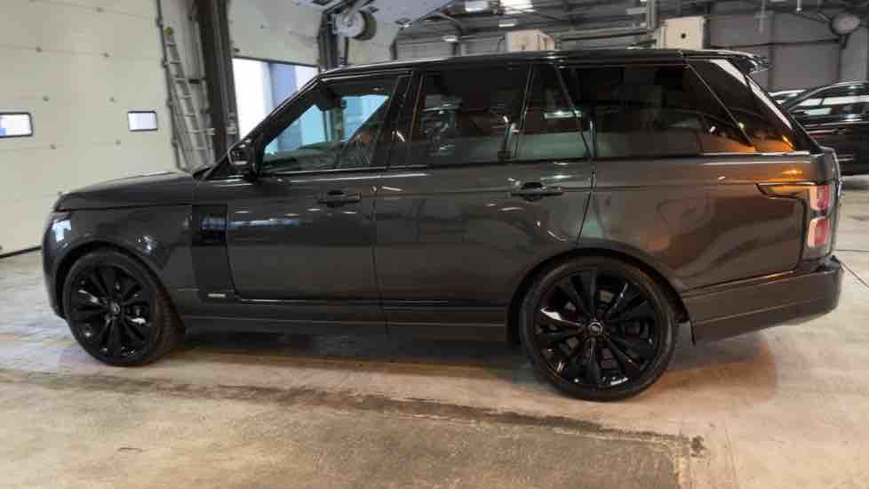 More views of Land Rover Range Rover
