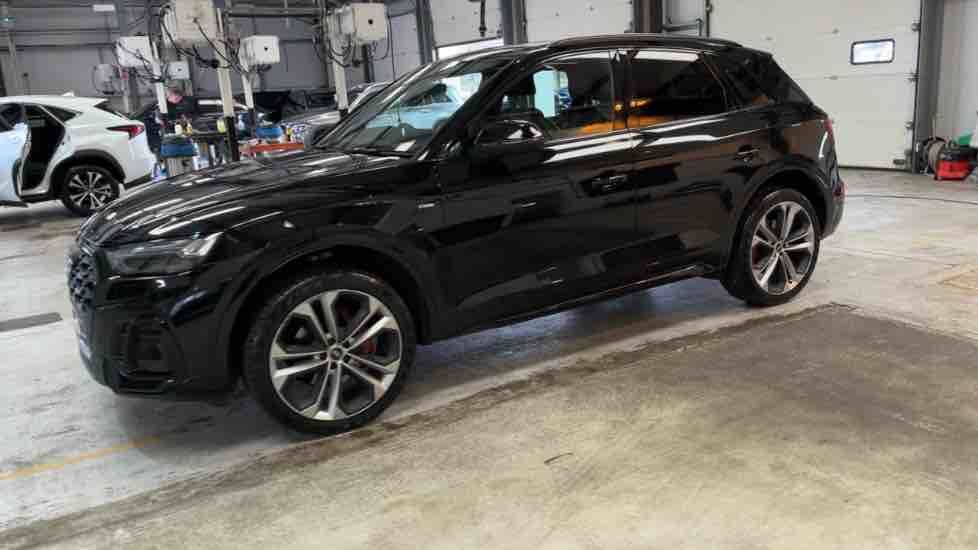 More views of Audi Q5