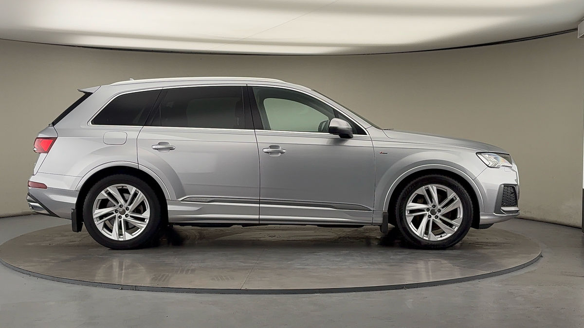 Audi Q7 Image 16