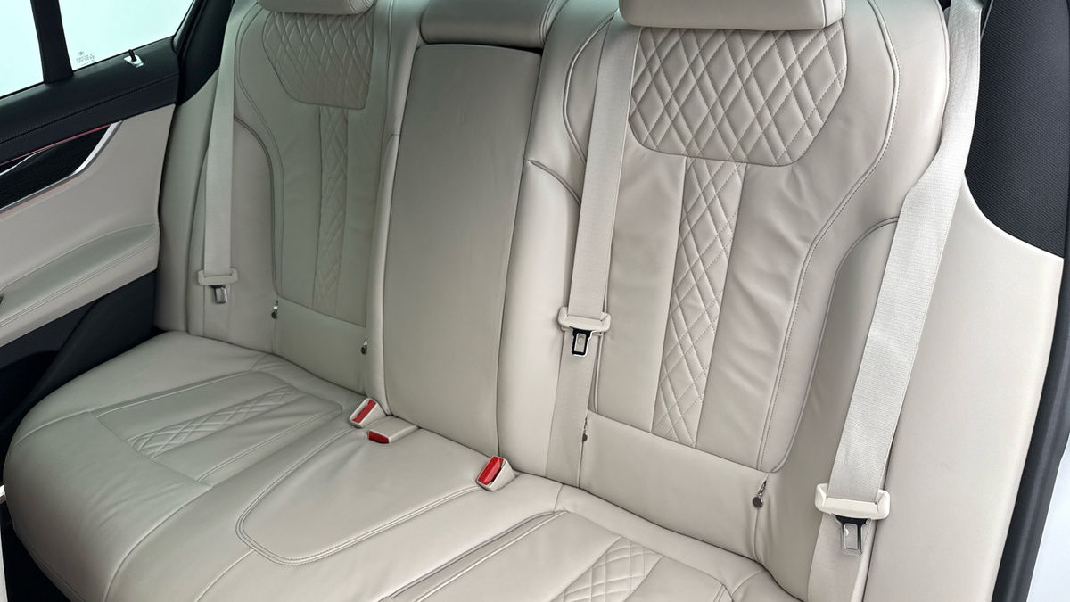BMW 7 Series Image 7