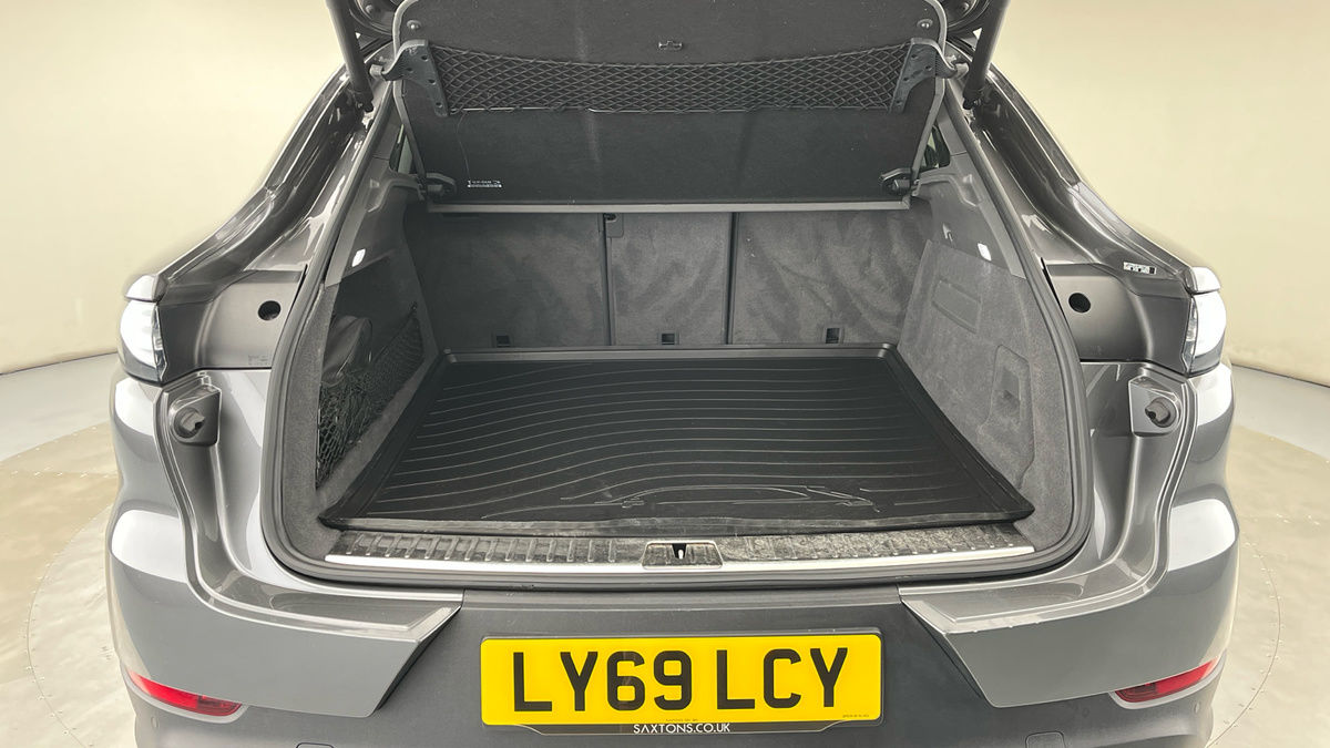 Porsche Cayenne Image 11