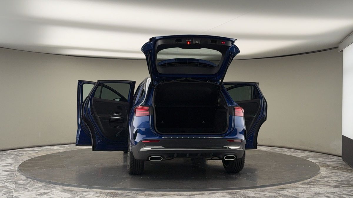 More views of Mercedes-Benz GLA