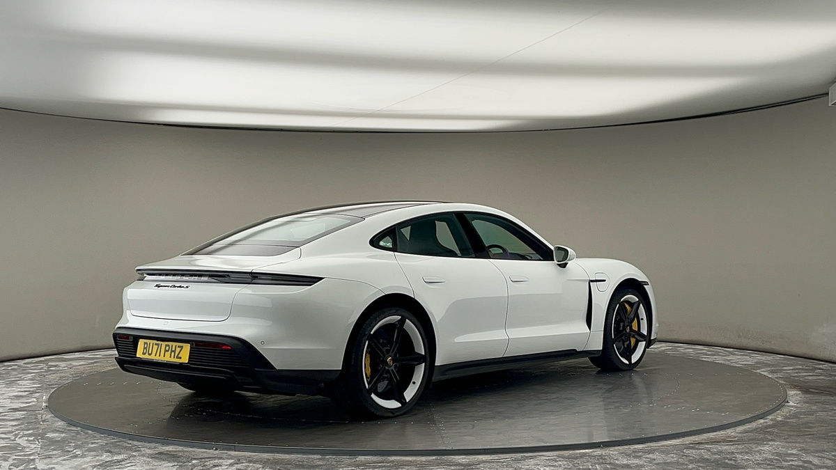 Porsche Taycan Image 21
