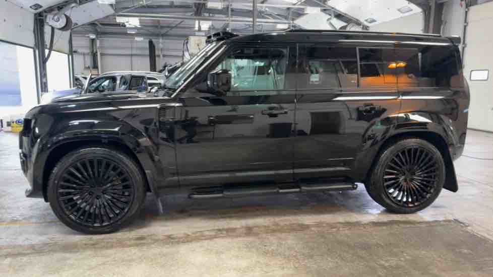 More views of Land Rover Defender 110